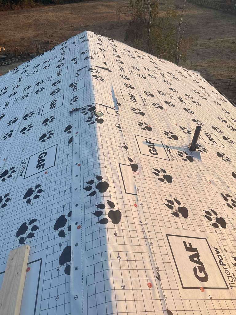 How Wind and Debris Damage Roofs